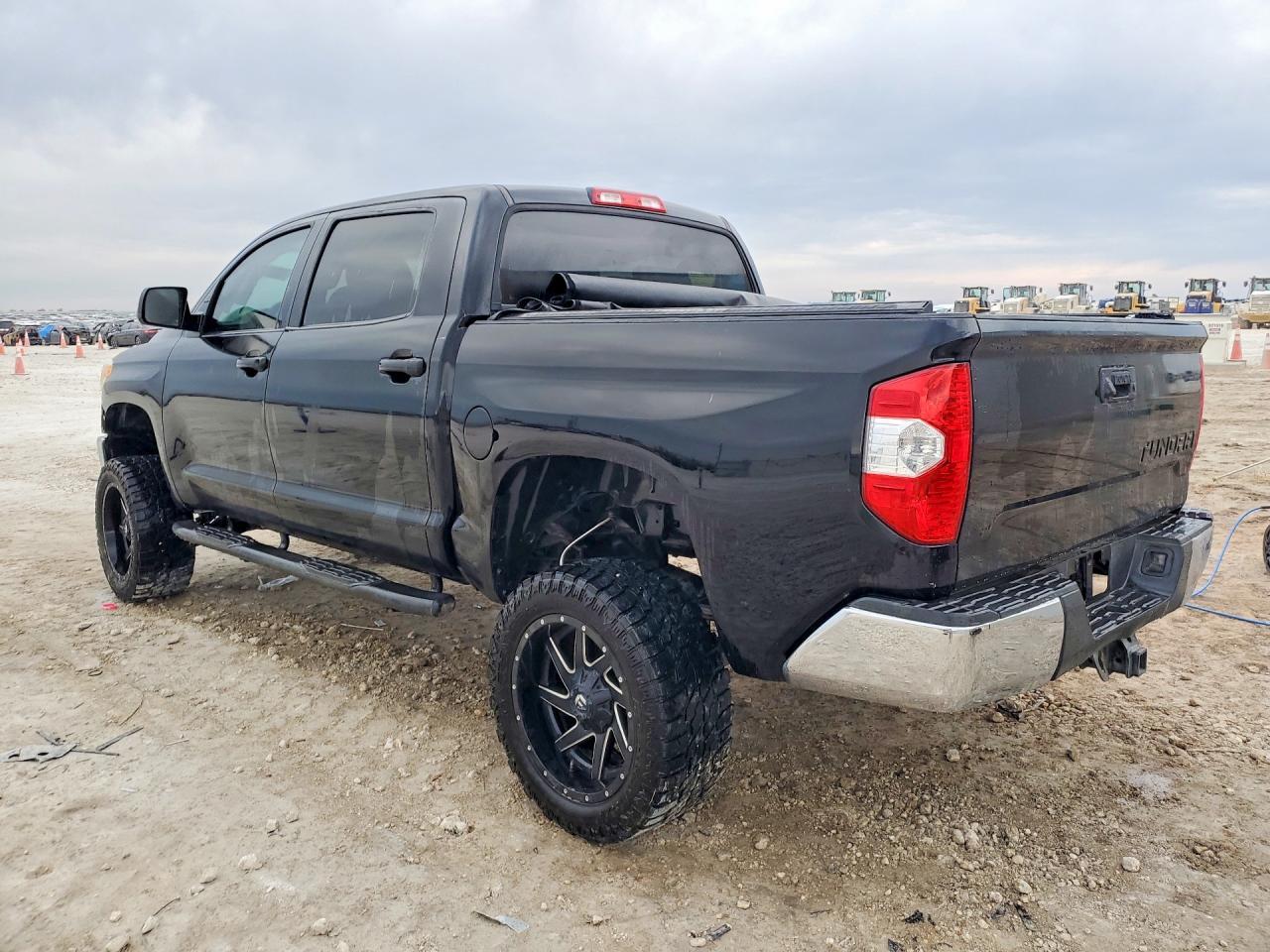 2016 Toyota Tundra Crewmax Sr5 - zdjęcie 2