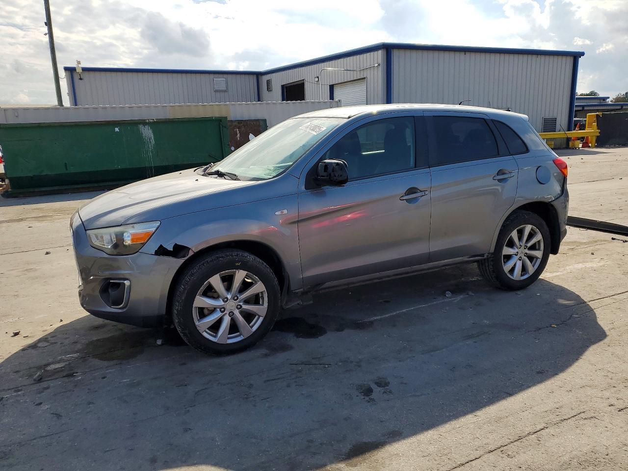 2015 Mitsubishi Outlander Sport Es - zdjęcie główne