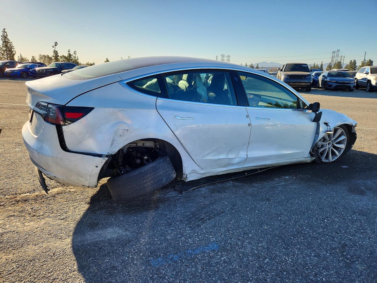 2020 Tesla Model 3 - zdjęcie 3