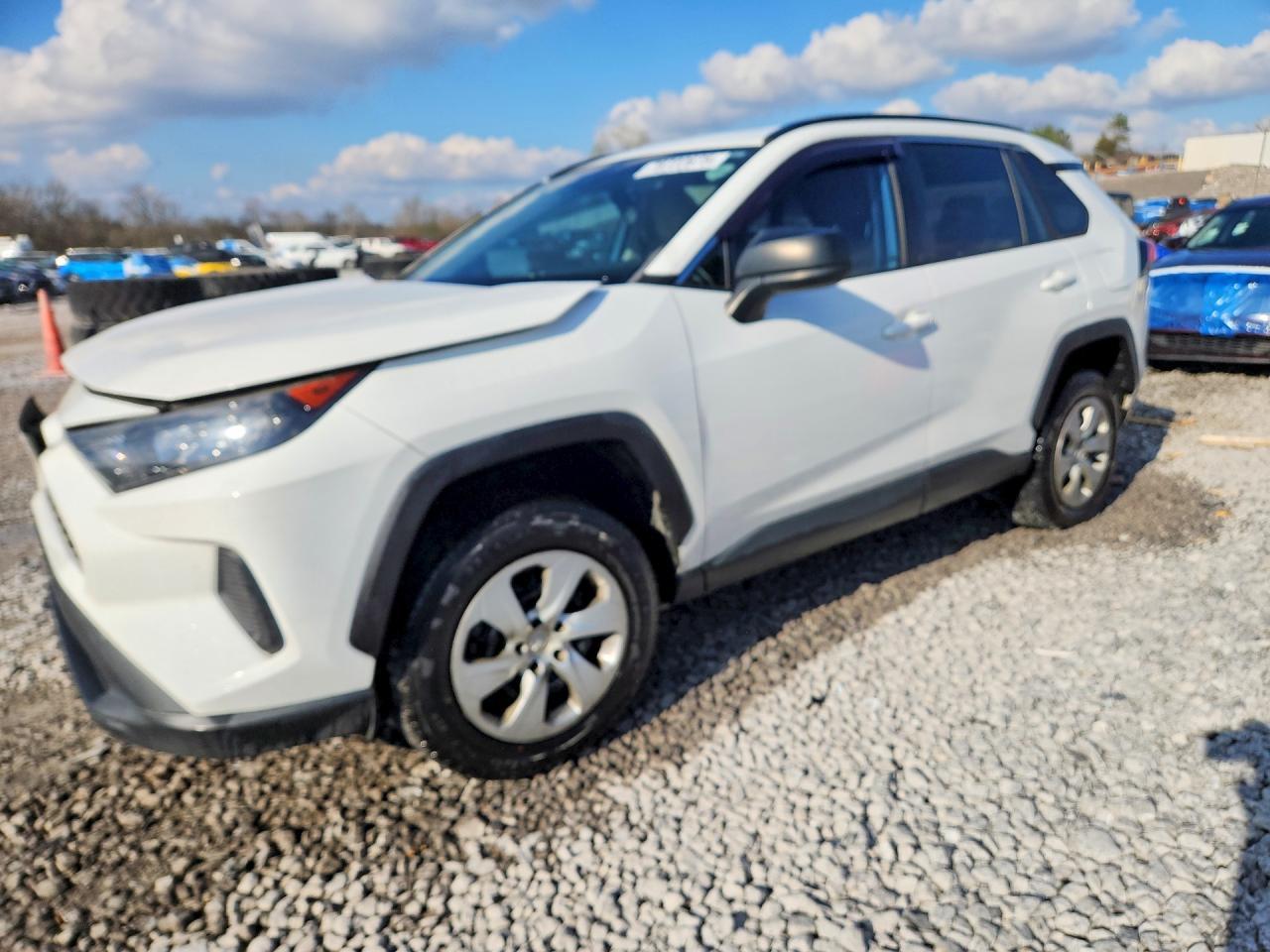 2019 Toyota Rav4 Le - zdjęcie główne