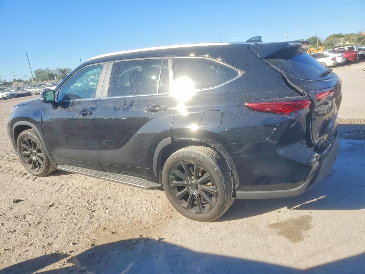 2023 Toyota Highlander Xle - zdjęcie 2