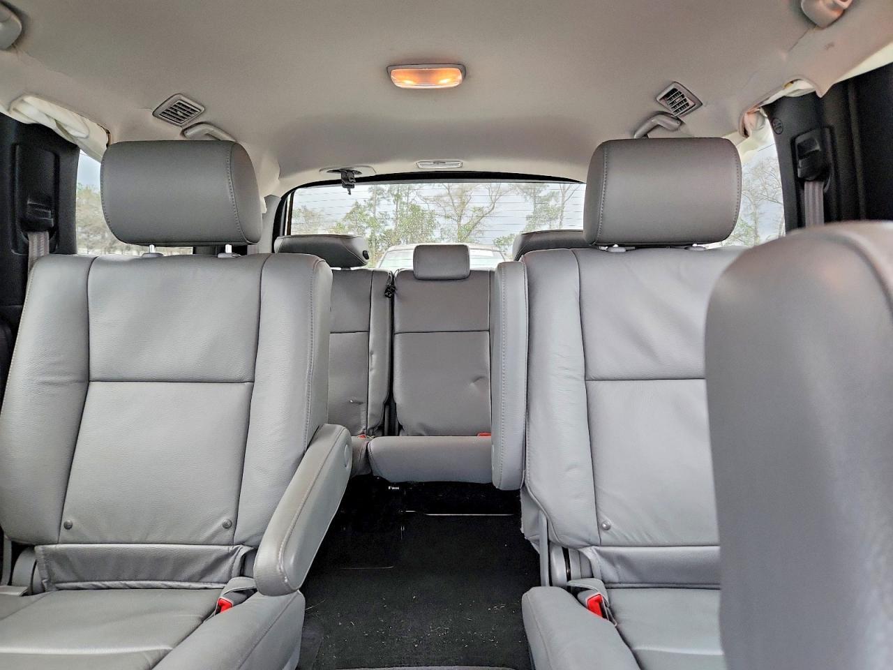 2016 Toyota Sequoia Limited - zdjęcie 10