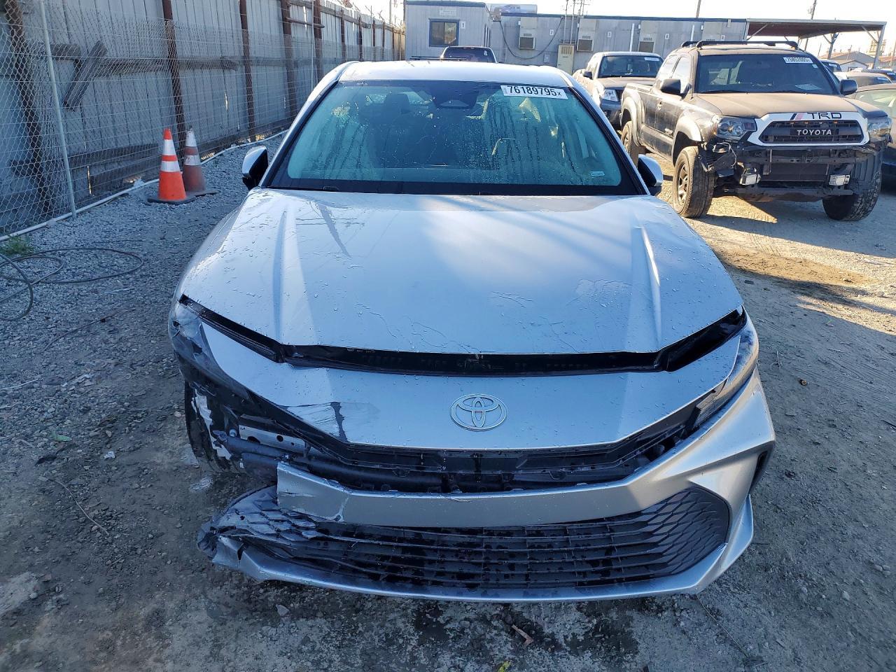 2025 Toyota Camry Xse - zdjęcie 5