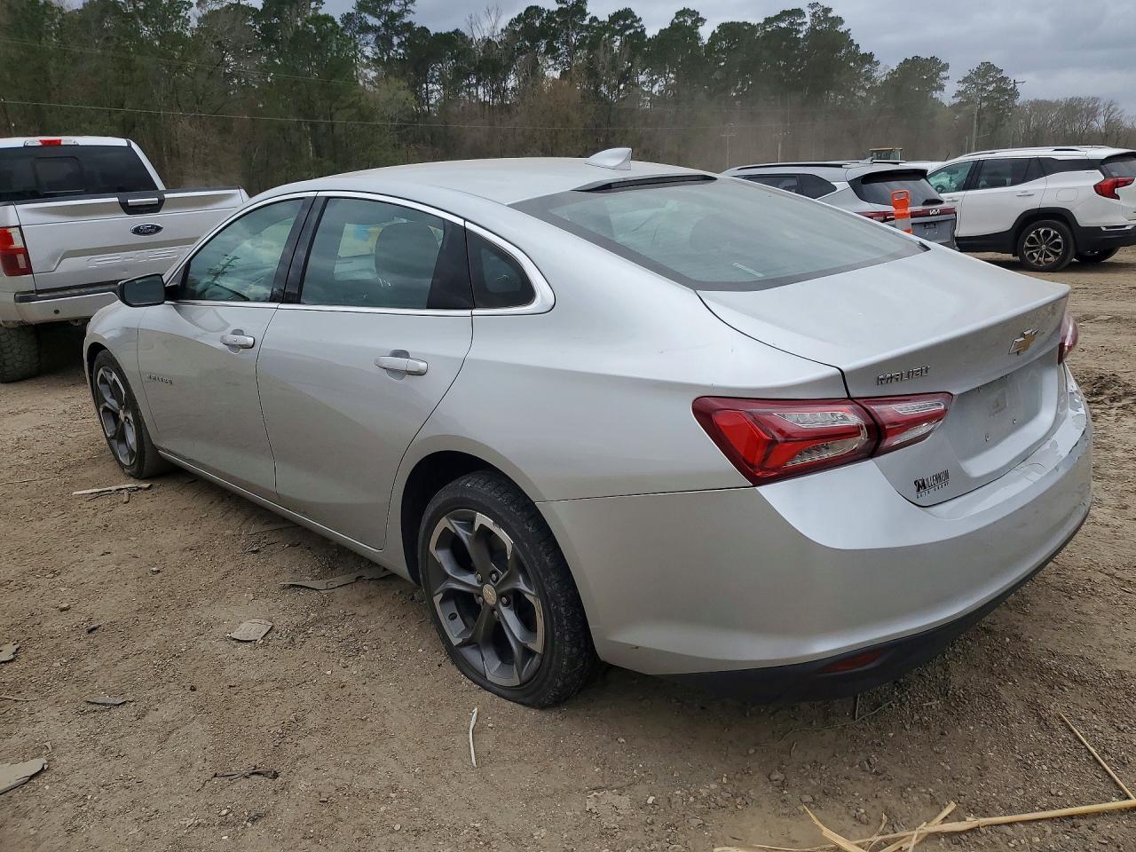 2022 Chevrolet Malibu Lt - zdjęcie 2