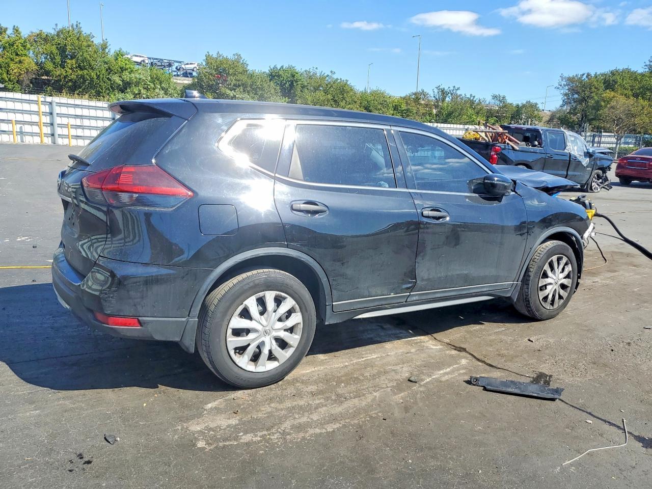 2018 Nissan Rogue S - zdjęcie 3