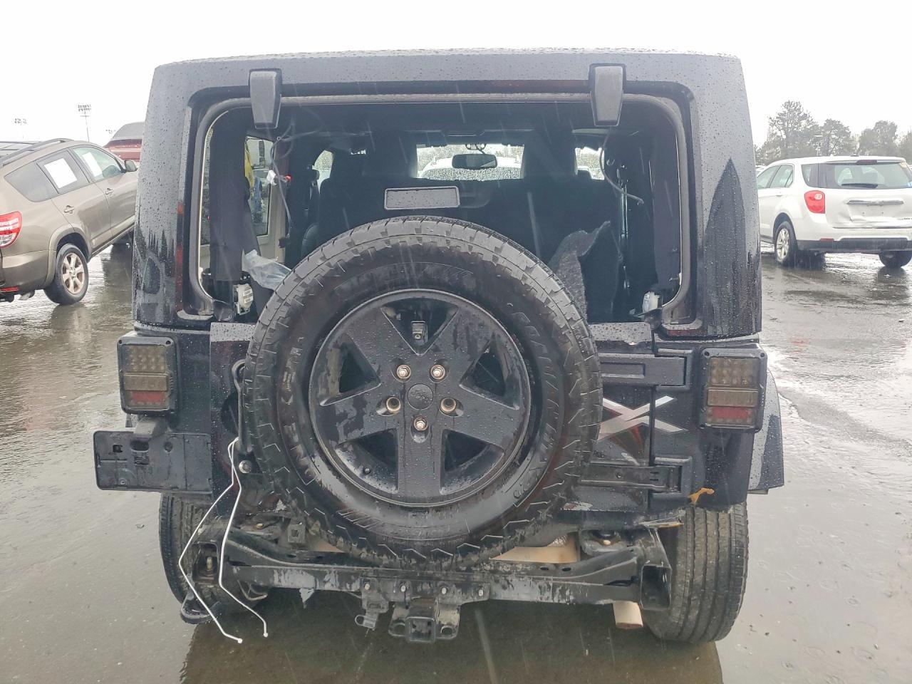 2015 Jeep Wrangler Sahara - zdjęcie 6