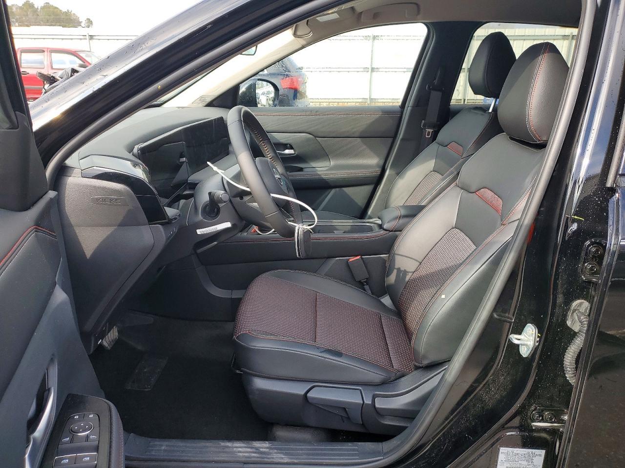 2025 Nissan Kicks Sr - zdjęcie 7