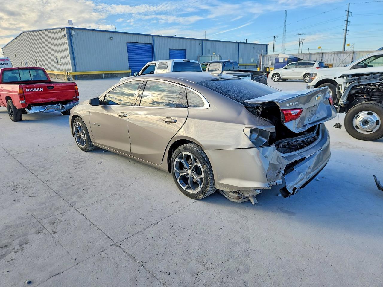 2023 Chevrolet Malibu Lt - zdjęcie 2
