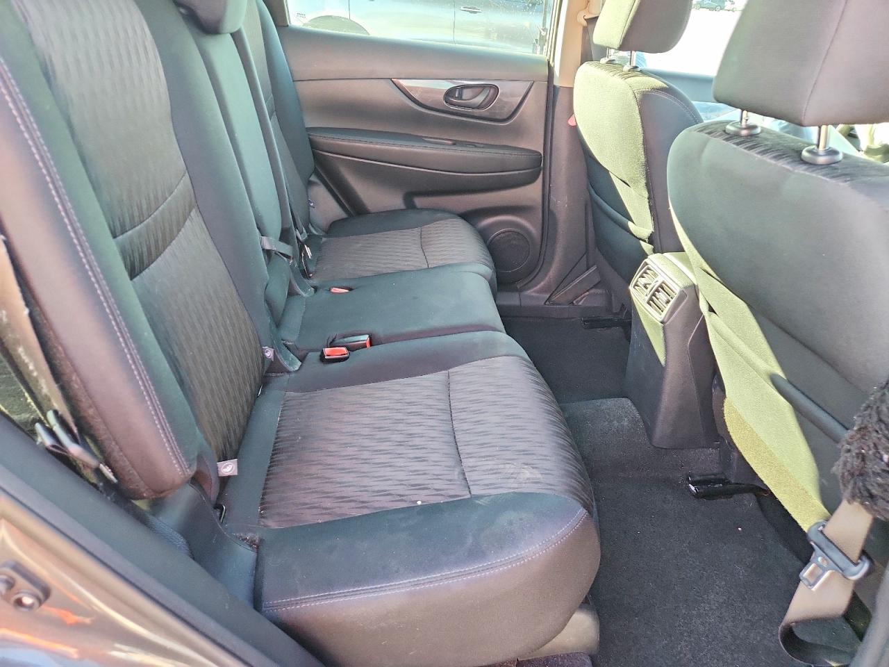 2020 Nissan Rogue S - zdjęcie 10