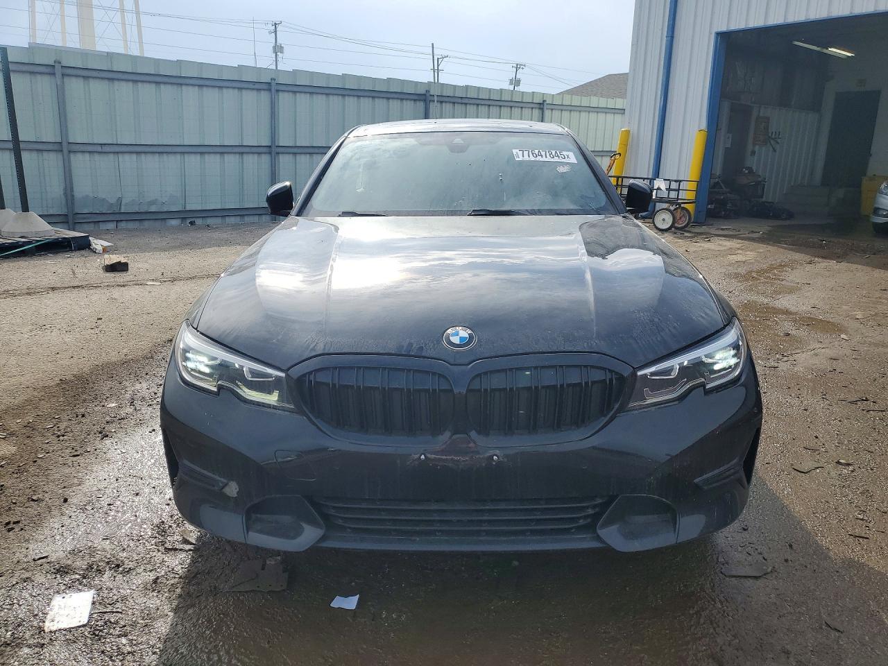 2021 BMW 330Xi - zdjęcie 5