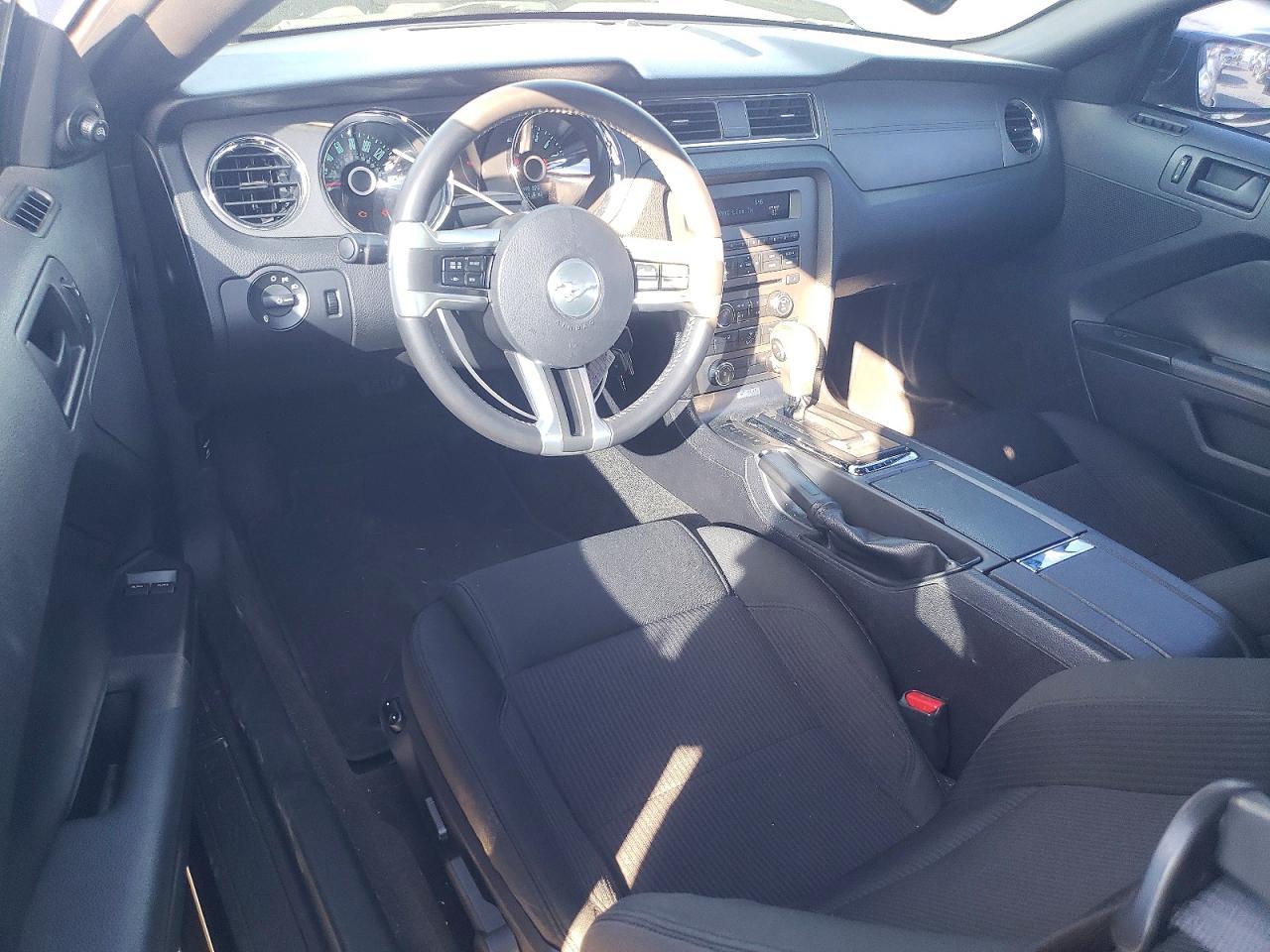 2014 Ford Mustang - zdjęcie 8