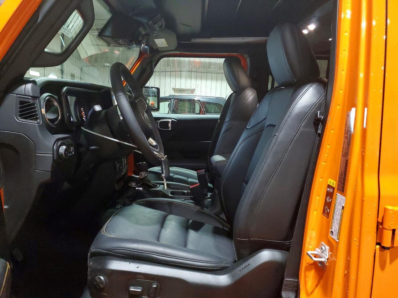 2025 Jeep Wrangler Sahara - zdjęcie 7