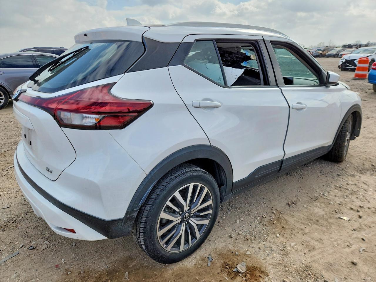 2021 Nissan Kicks Sv - zdjęcie 3