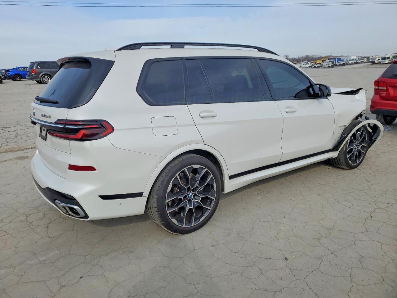 2025 BMW X7 M60I - zdjęcie 3