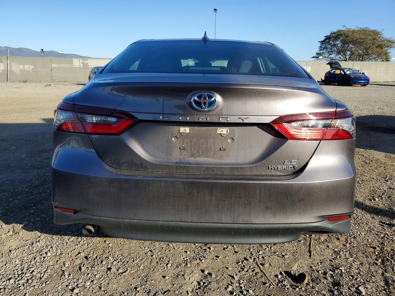 2022 Toyota Camry Le - zdjęcie 6