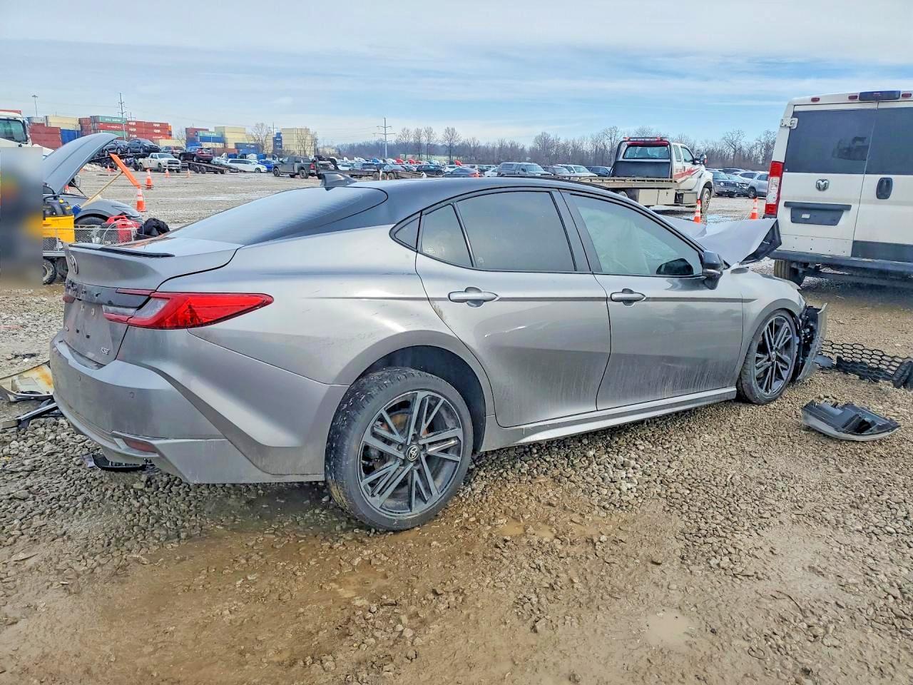 2026 Toyota Camry Xse - zdjęcie 3