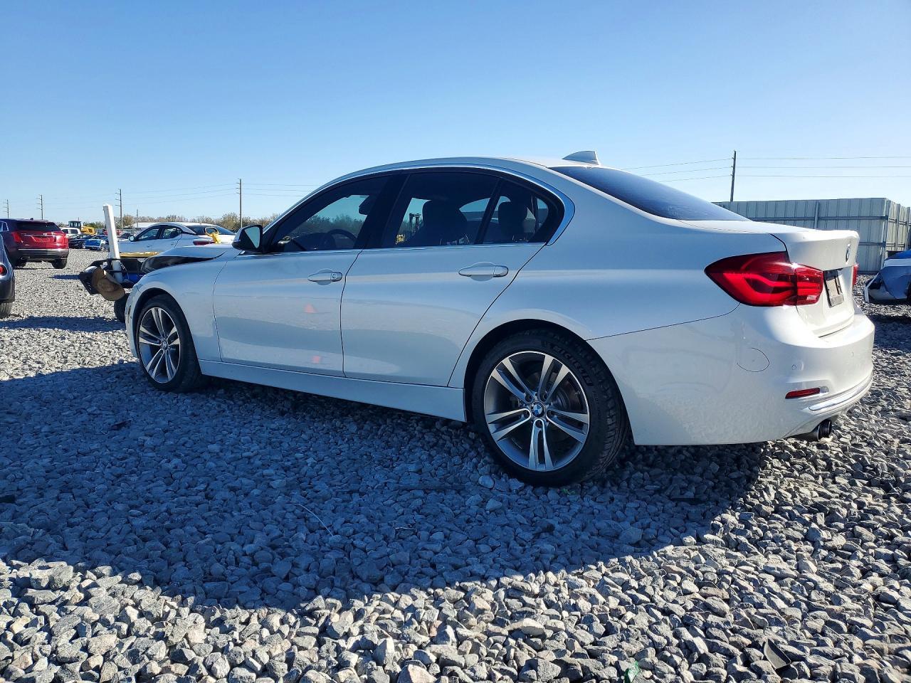 2017 BMW 330 I - zdjęcie 2