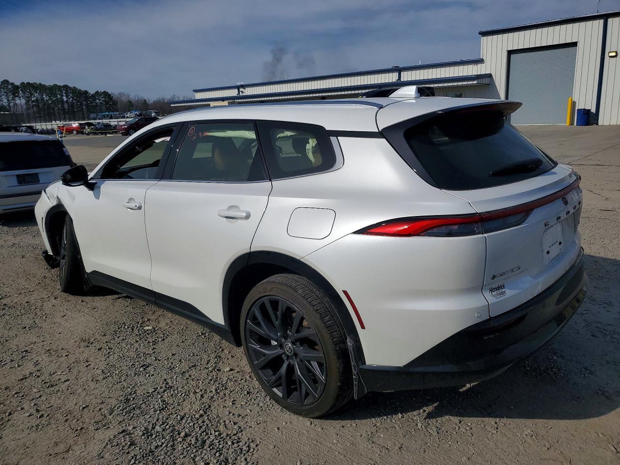 2025 Toyota Crown Signia Xle - zdjęcie 2