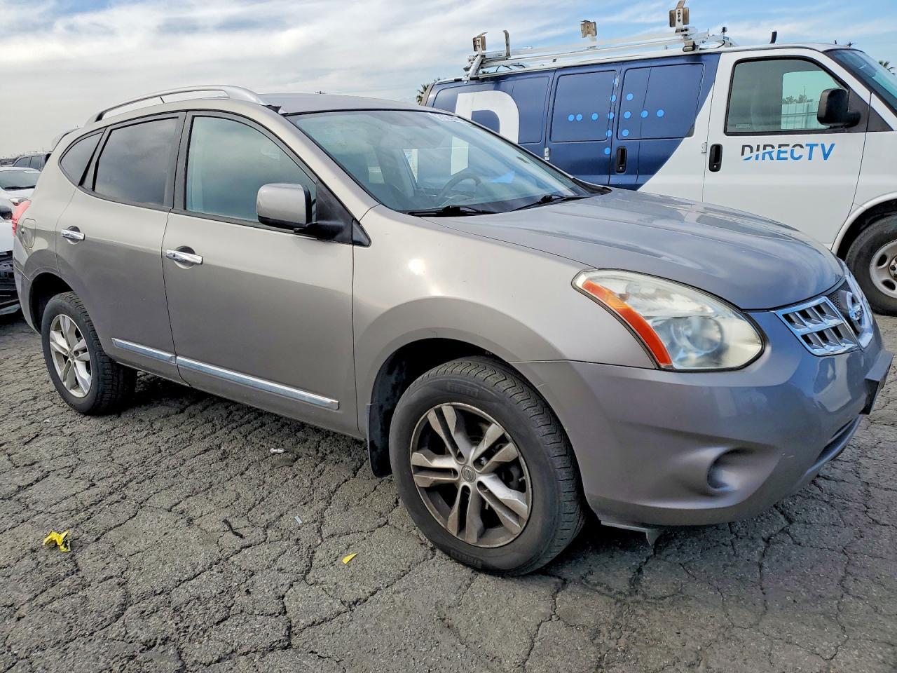 2013 Nissan Rogue S - zdjęcie 4