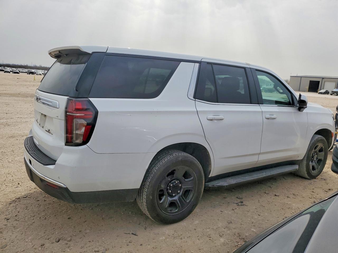 2022 Chevrolet Tahoe C1500 - zdjęcie 3