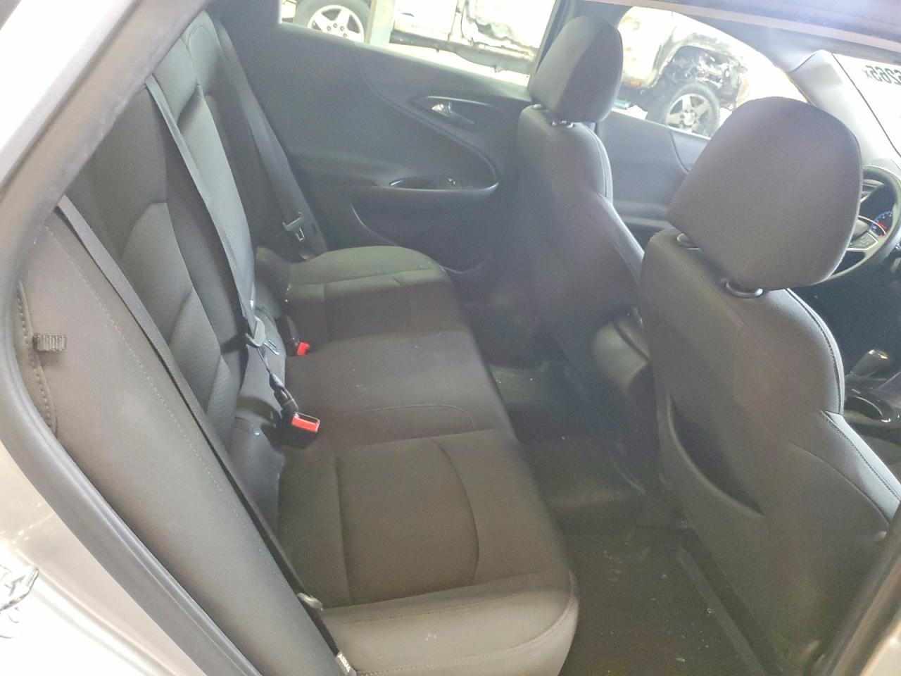 2016 Chevrolet Malibu Ls - zdjęcie 10