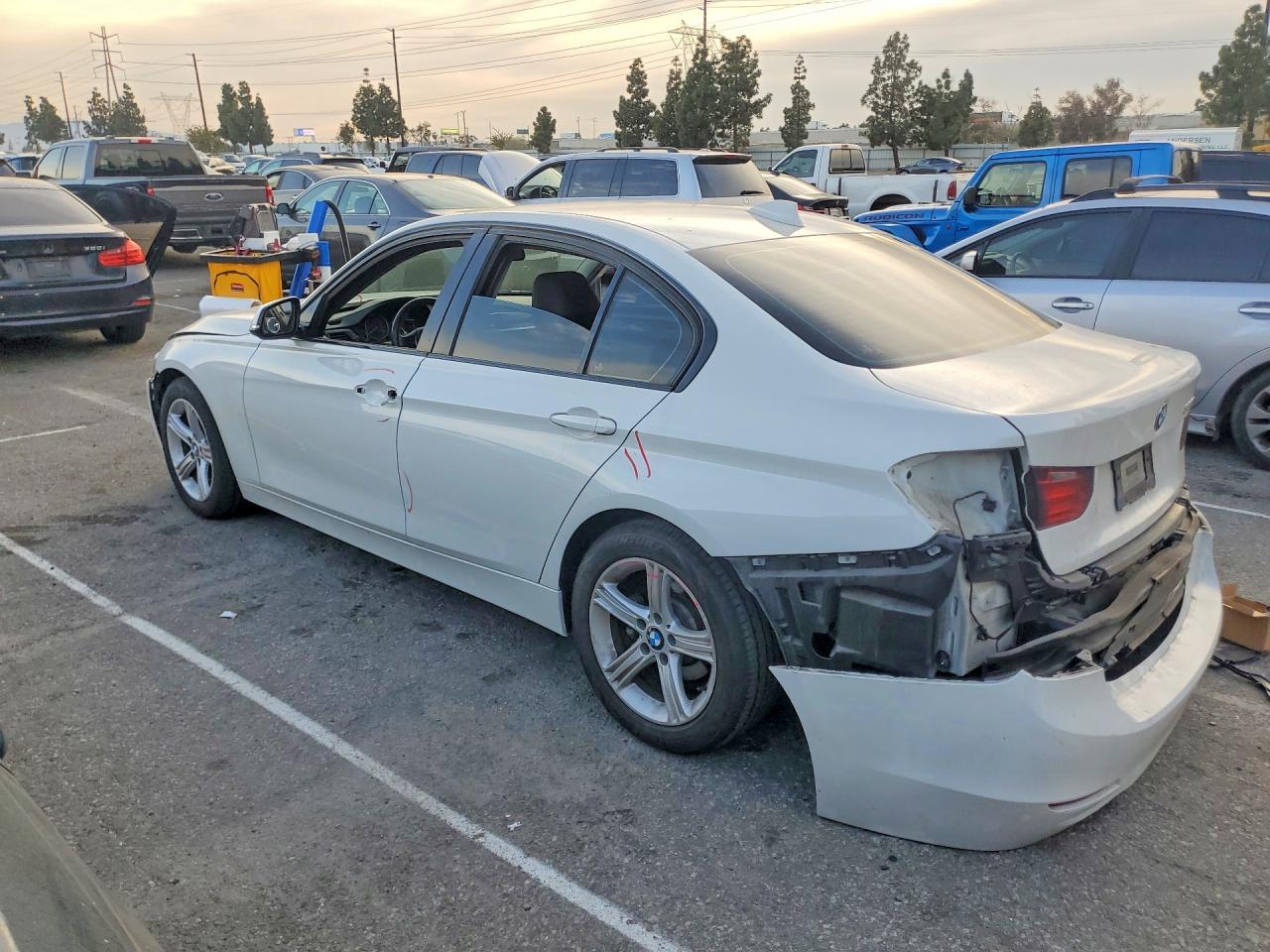 BMW Seria 3 - zdjęcie 2