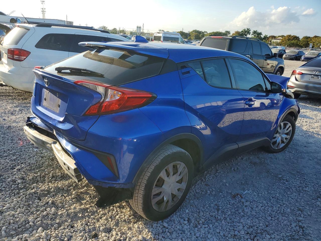2019 Toyota C-Hr Xle - zdjęcie 3