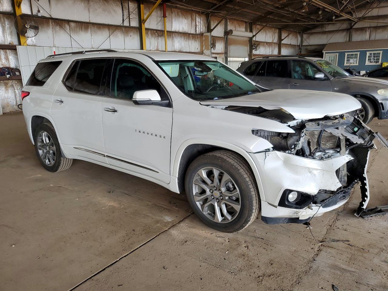 2021 Chevrolet Traverse Premier - zdjęcie 4