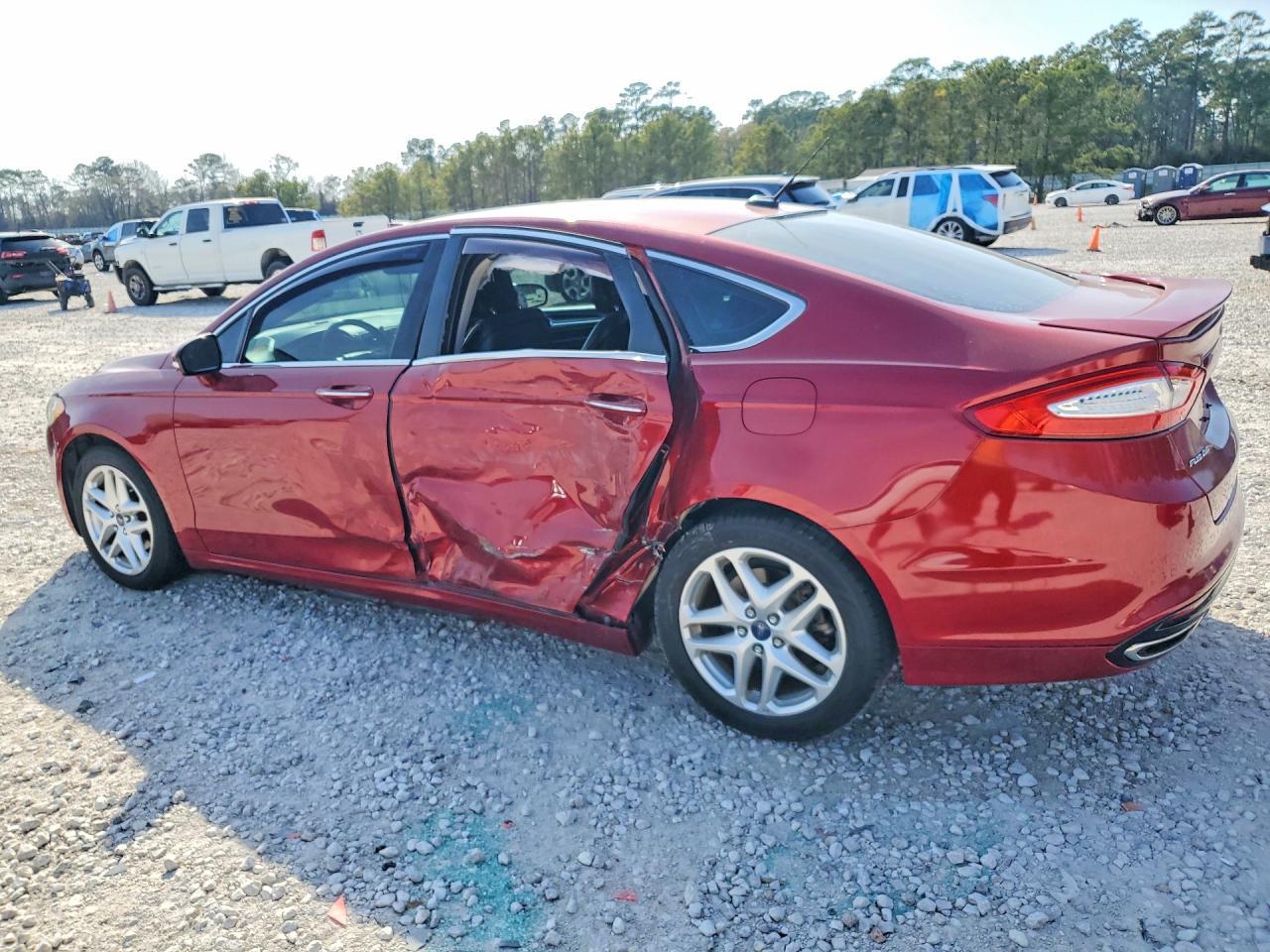 2014 Ford Fusion Titanium - zdjęcie 2