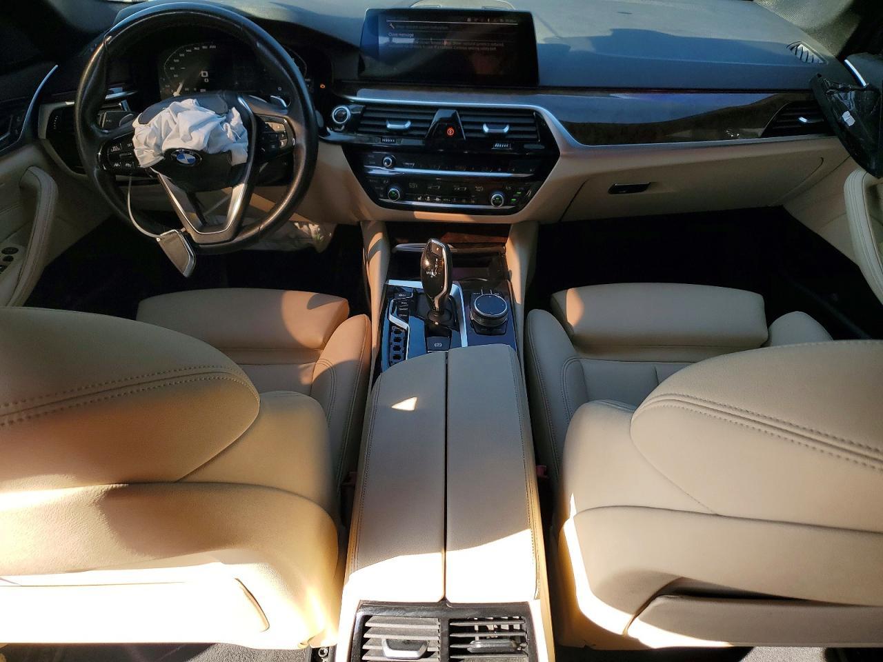 2020 BMW 530 I - zdjęcie 8