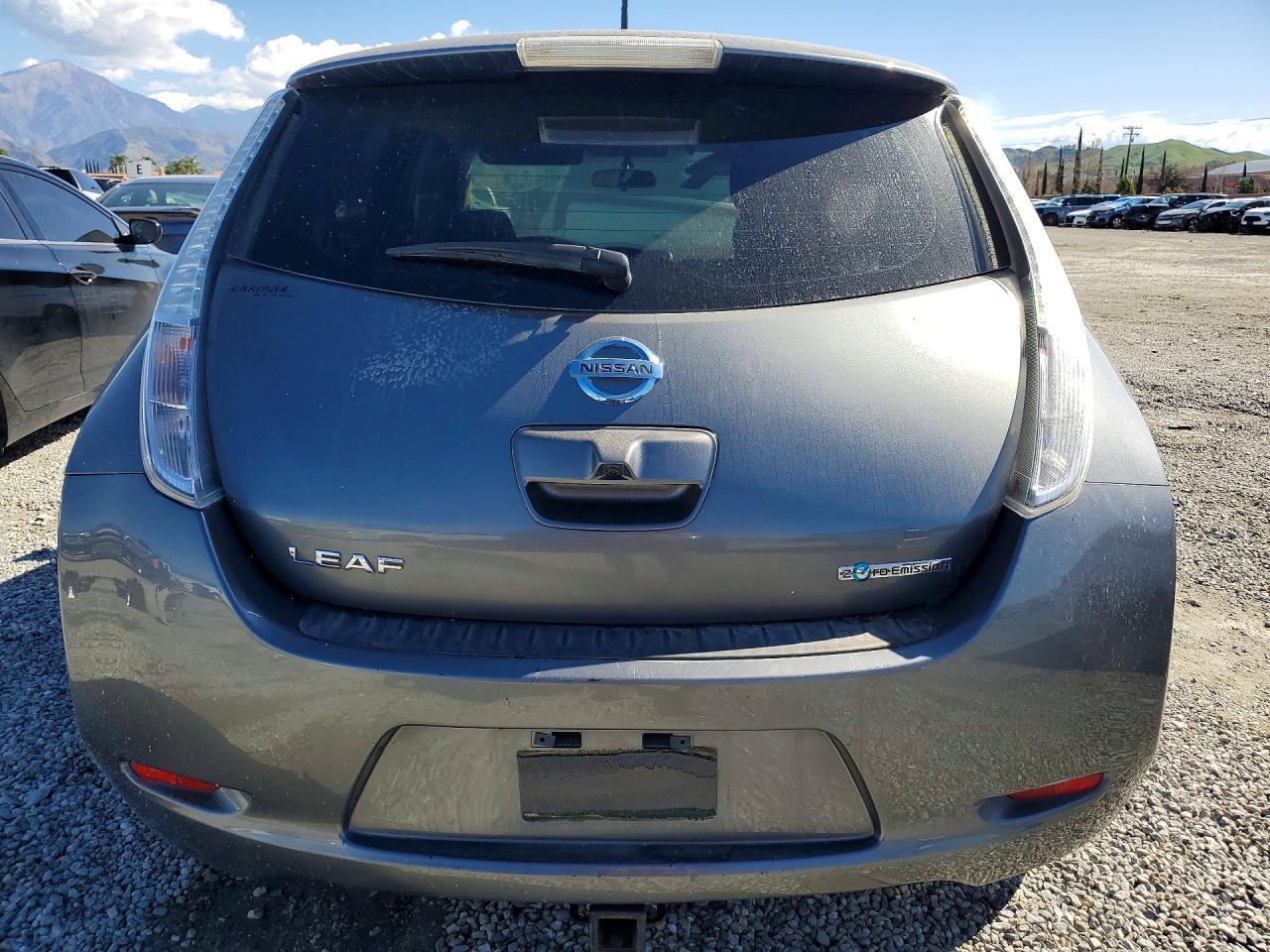 2016 Nissan Leaf S - zdjęcie 6