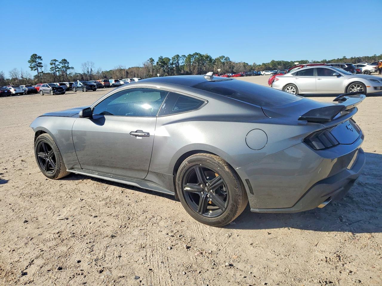 2025 Ford Mustang - zdjęcie 2