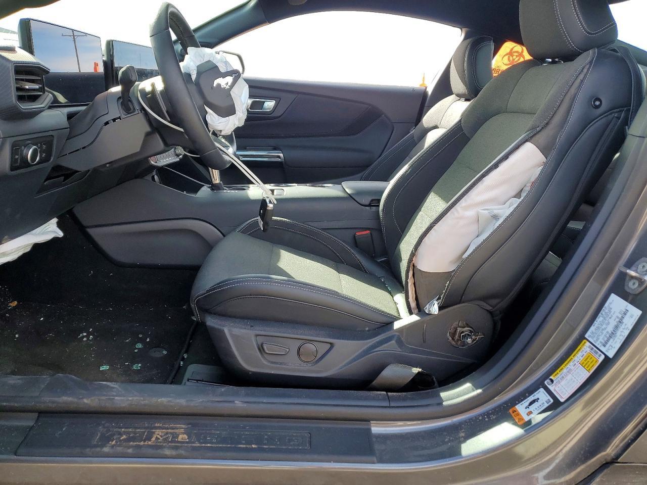 2025 Ford Mustang Gt - zdjęcie 7