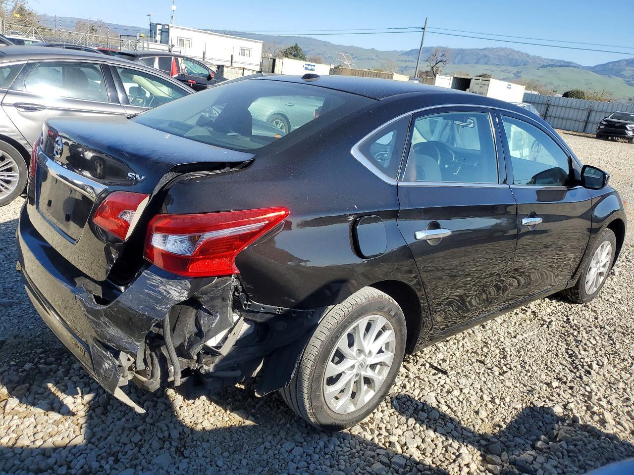 2019 Nissan Sentra S - zdjęcie 3