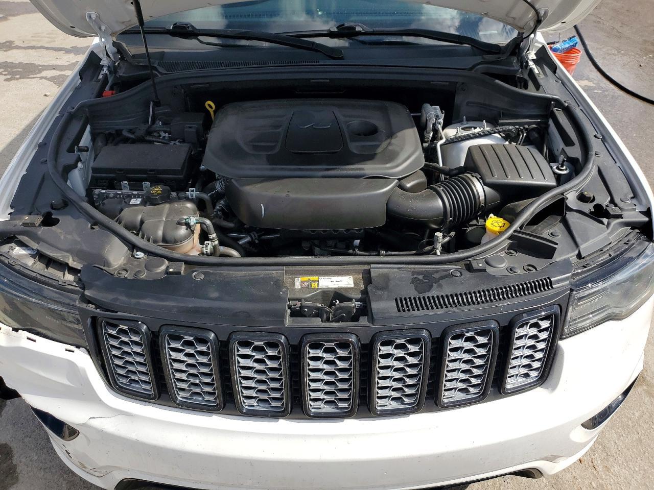 2020 Jeep Grand Cherokee Laredo - zdjęcie 12