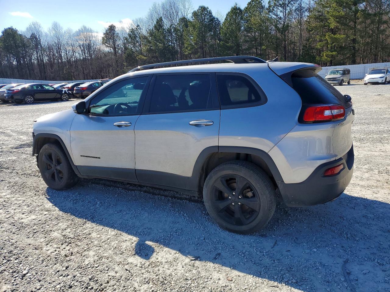 2016 Jeep Cherokee Latitude - zdjęcie 2