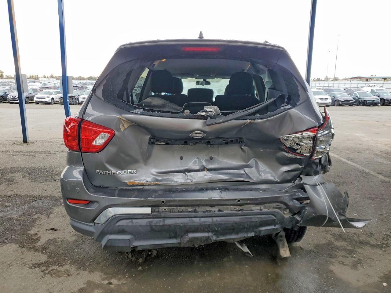 2019 Nissan Pathfinder S - zdjęcie 6