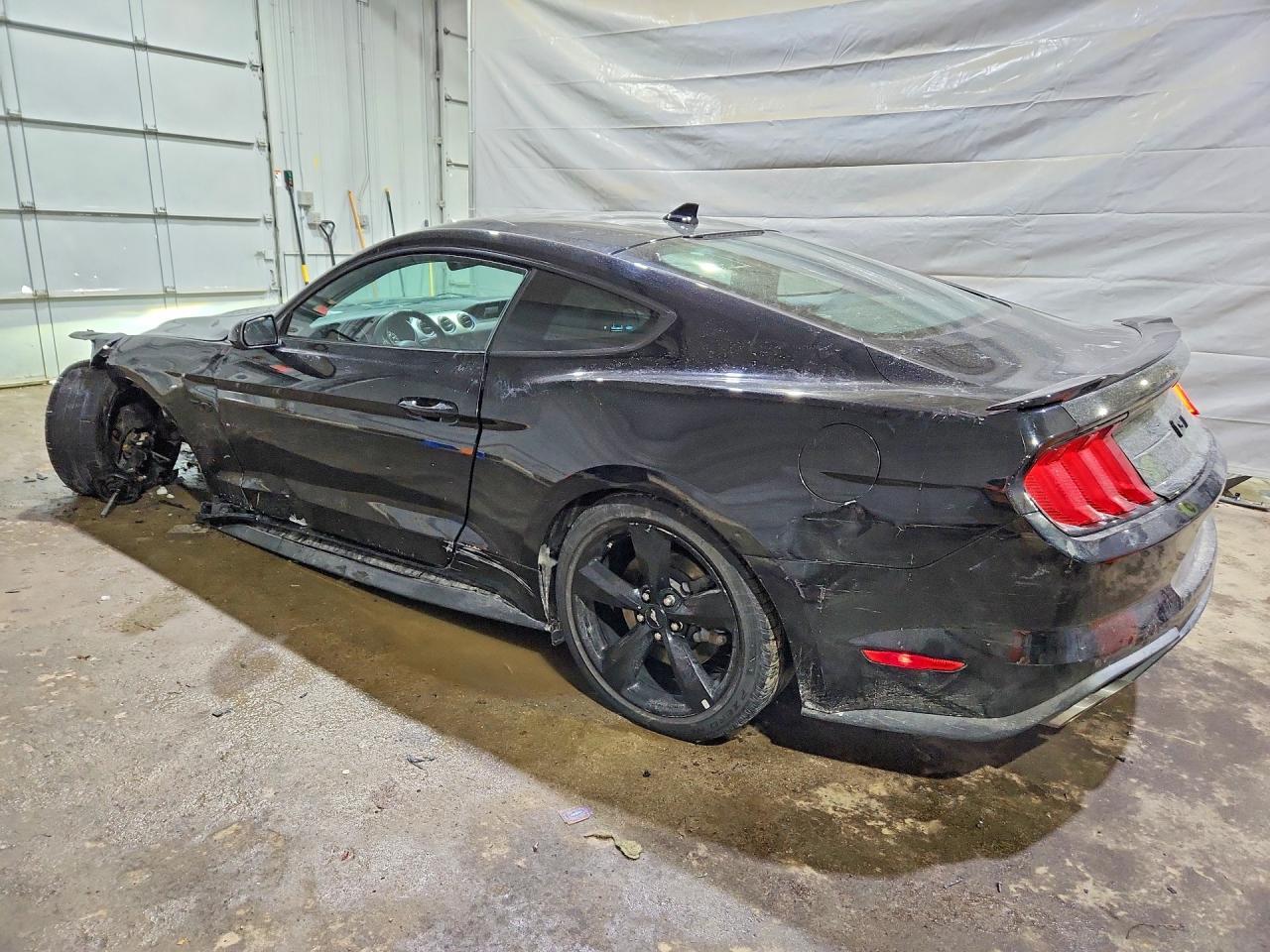 2021 Ford Mustang Gt - zdjęcie 2