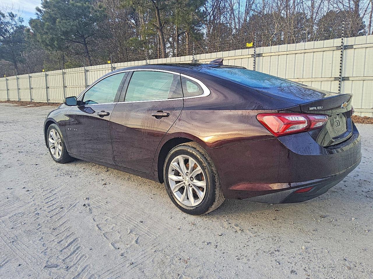 2021 Chevrolet Malibu Lt - zdjęcie 2