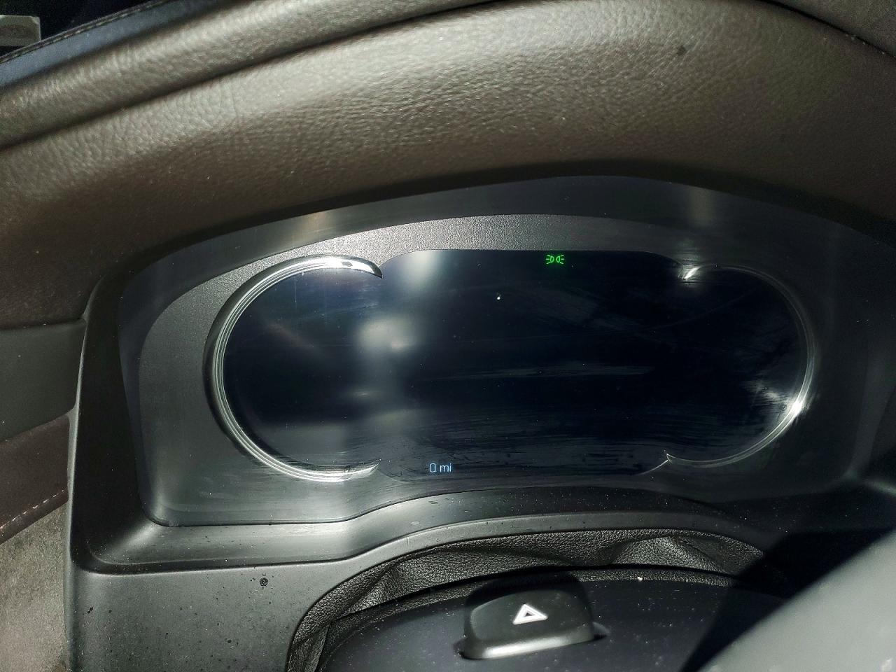 2016 Cadillac Escalade Luxury - zdjęcie 9