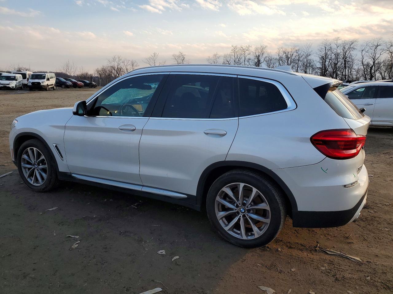2018 BMW X3 xDrive30I - zdjęcie 2