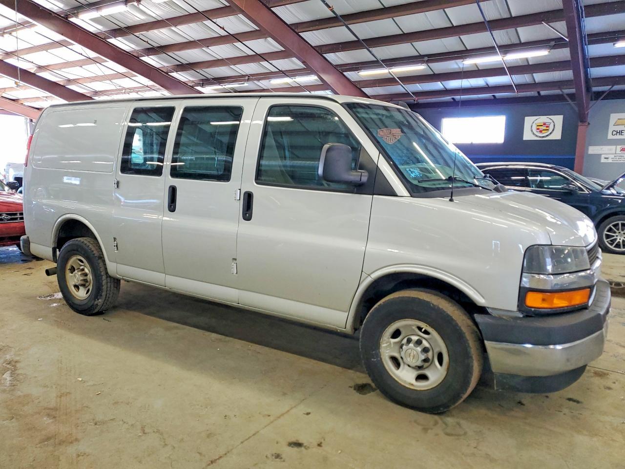 2019 Chevrolet Express G2500 - zdjęcie 4