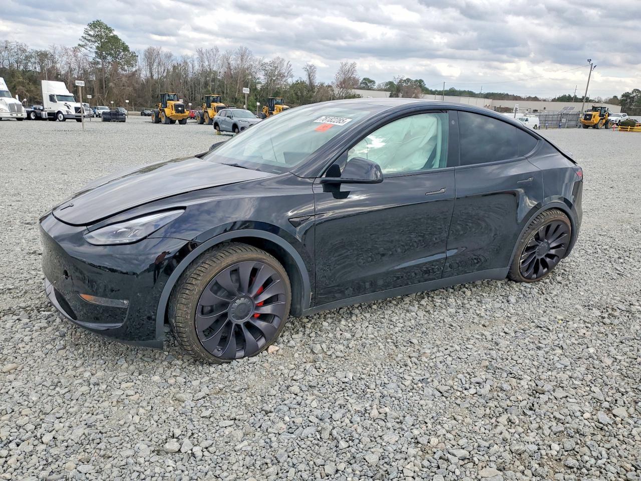2021 Tesla Model Y - zdjęcie główne