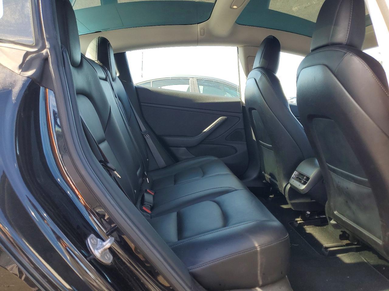 2018 Tesla Model 3 - zdjęcie 10