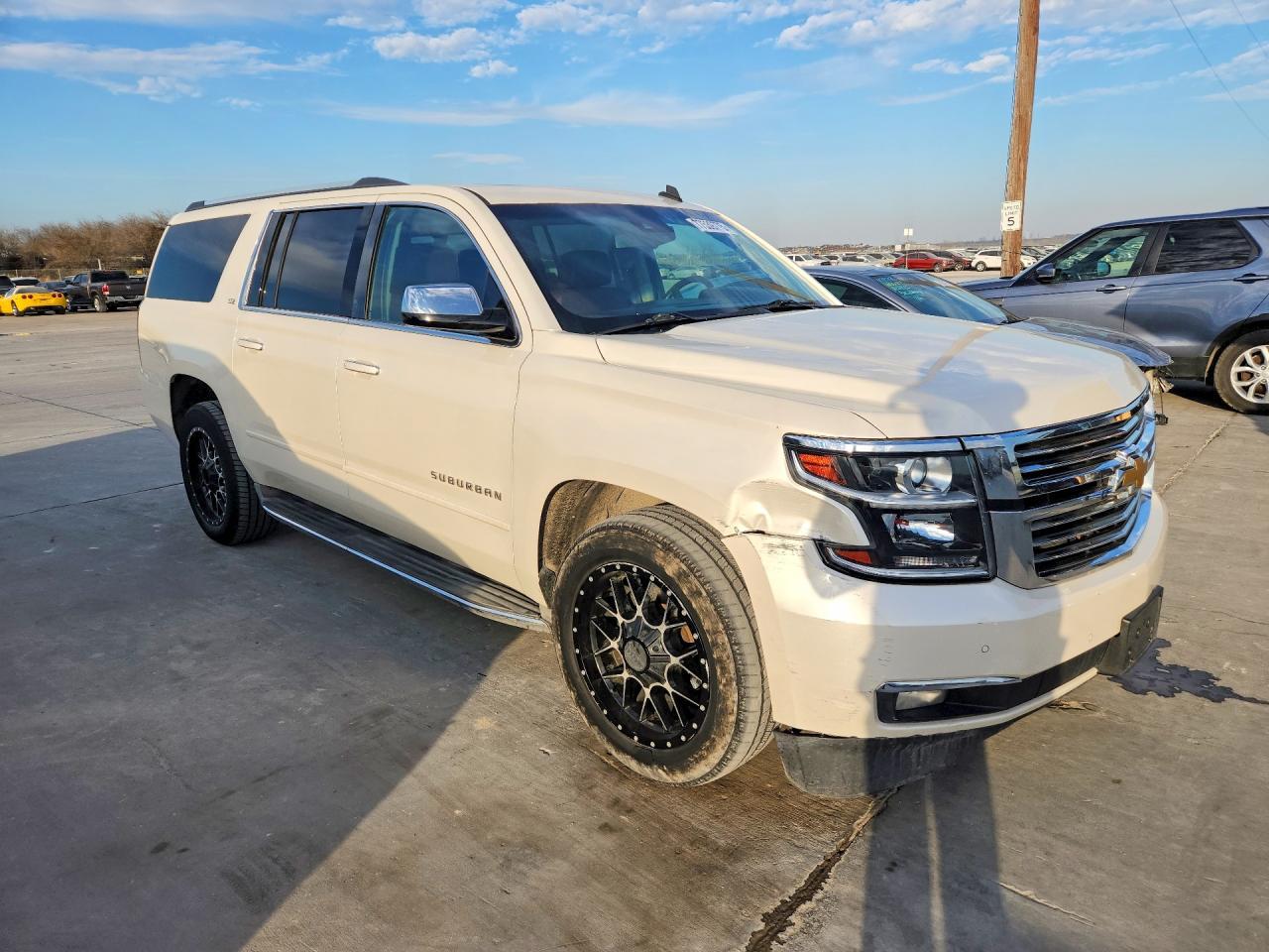 2015 Chevrolet Suburban C1500 Ltz - zdjęcie 4