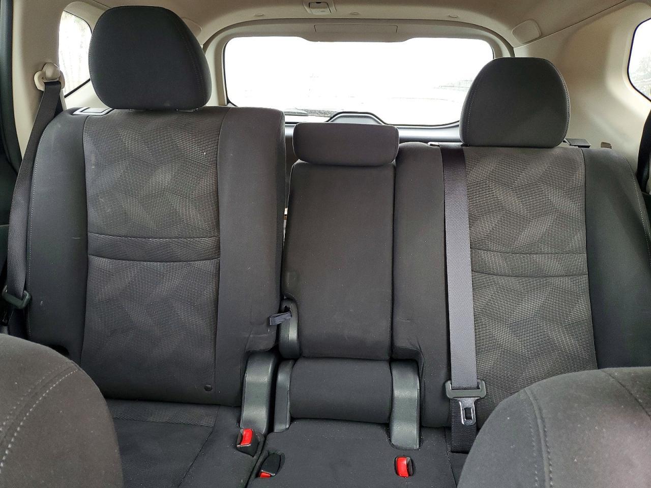 2015 Nissan Rogue S - zdjęcie 10