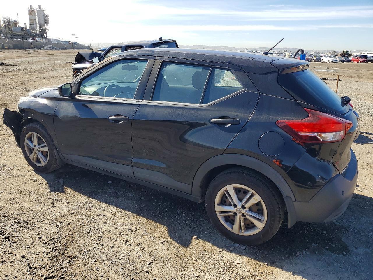 2020 Nissan Kicks S - zdjęcie 2