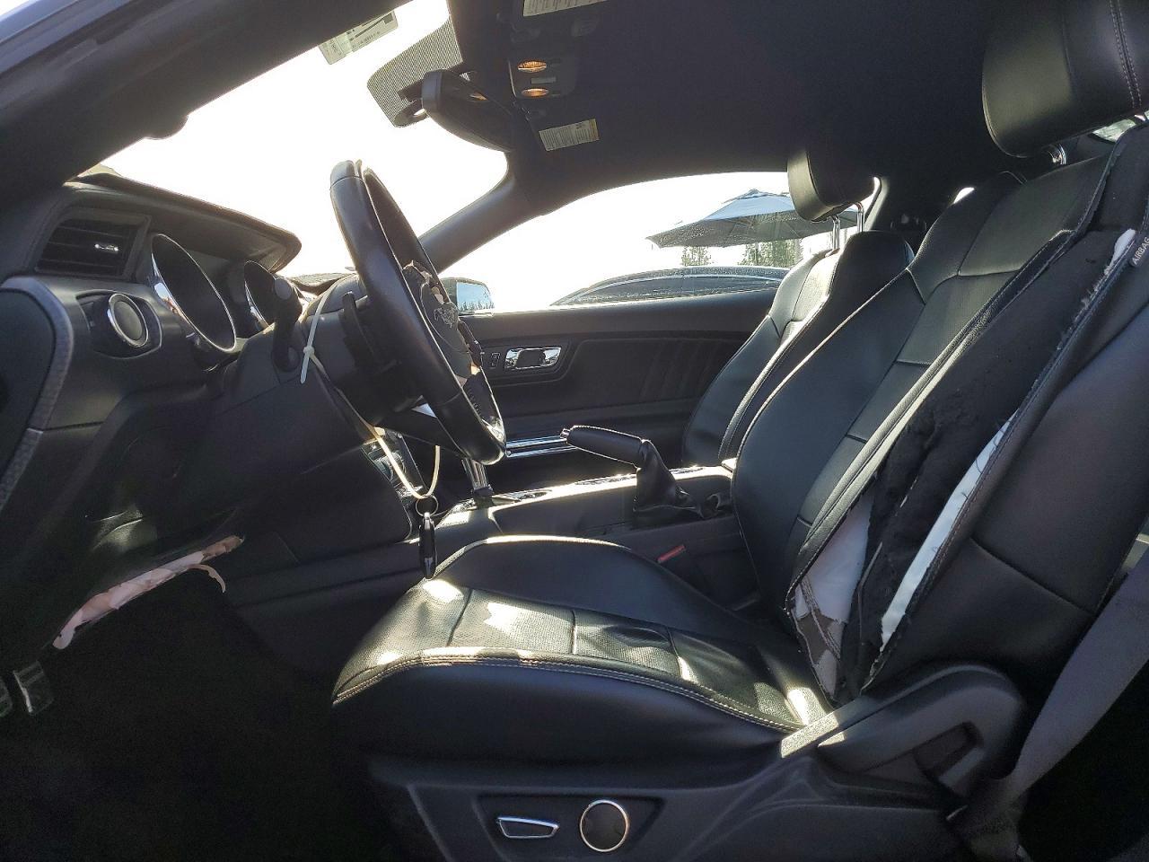 2015 Ford Mustang - zdjęcie 7