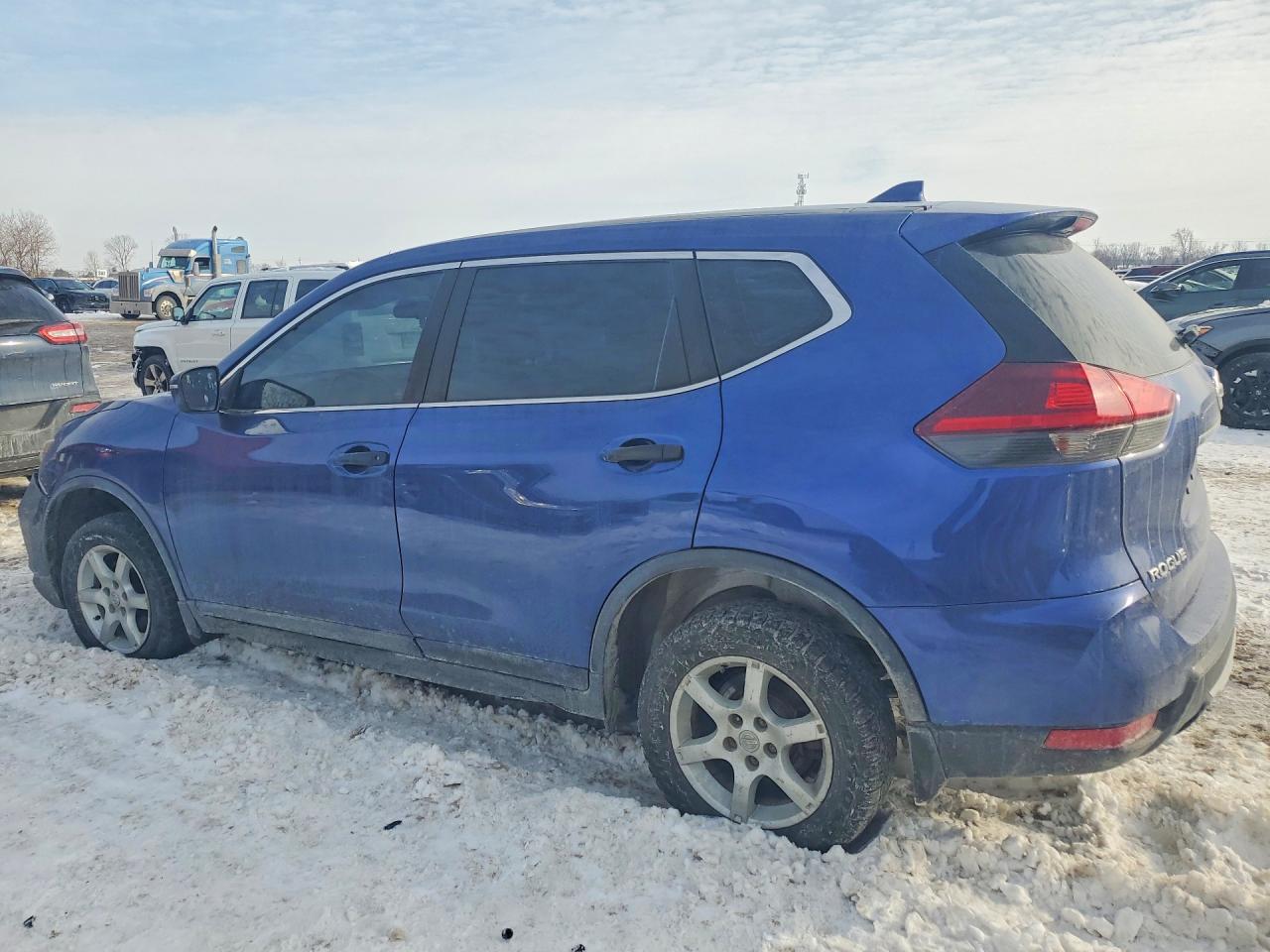 2019 Nissan Rogue S - zdjęcie 2