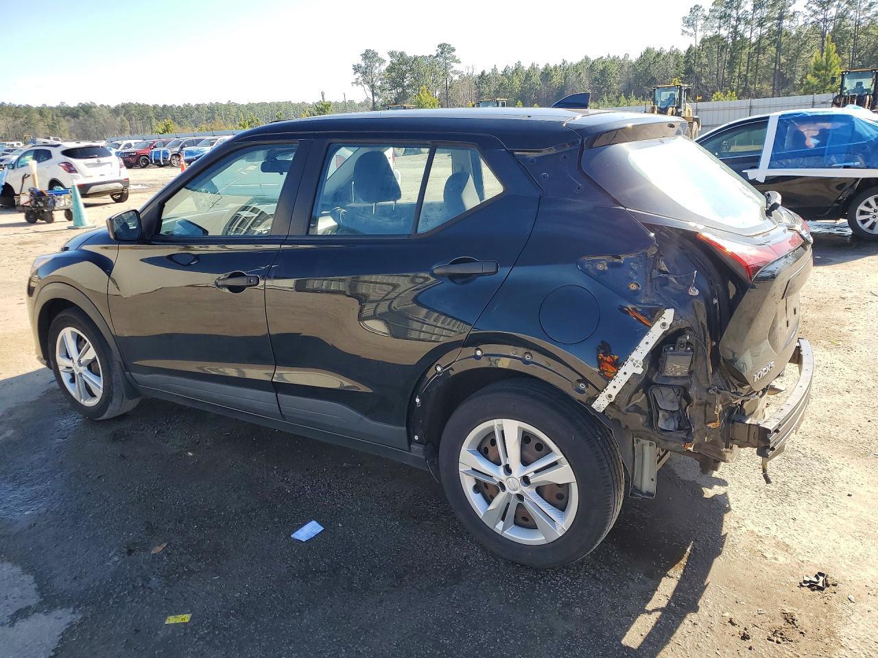 2021 Nissan Kicks S - zdjęcie 2